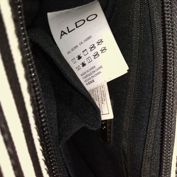 Aldo crossbody and matching card case - Picture 4 of 7